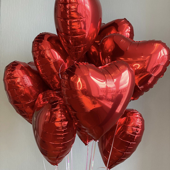 Композиция из 10 красных фольгированных шаров сердце