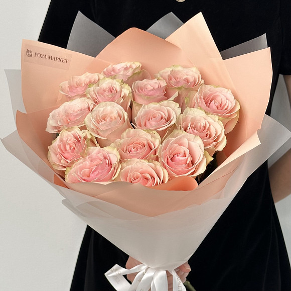 Букет из 15 розовых роз (Эквадор) 50 см в упаковке