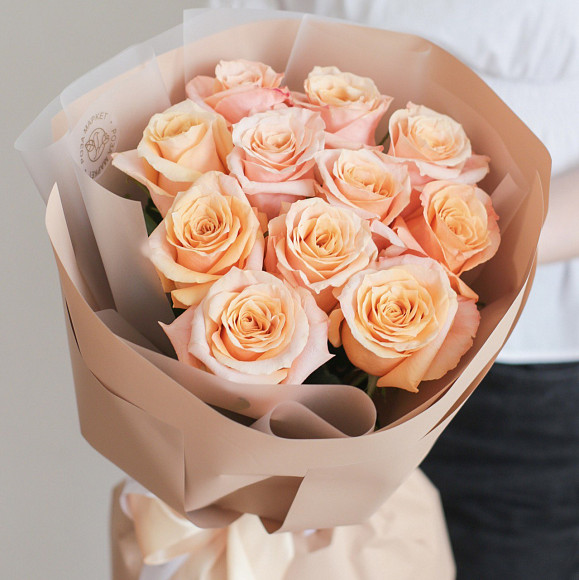 Букет из 11 роз Шиммер (Эквадор) в фирменной упаковке