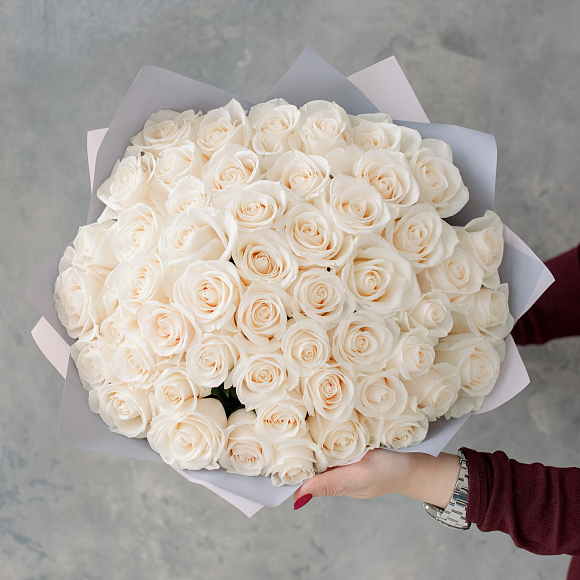 Букет из 50 белых роз