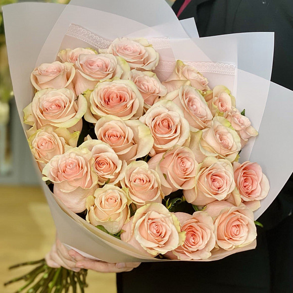 Букет из 25 роз Салма 60 см в фирменной упаковке