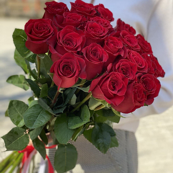Букет из 21 красной розы Фридом (Эквадор) 70 см