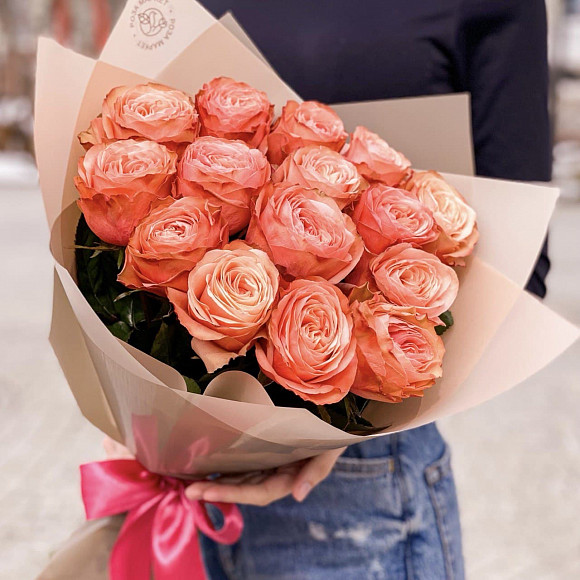 Букет из 15 роз Кахала (Эквадор) в фирменной упаковке